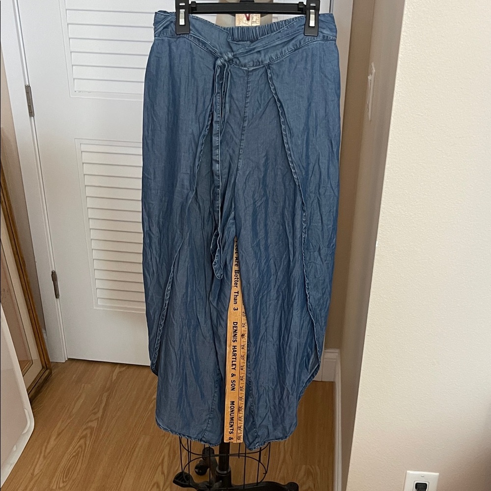 Tommy Bahama Denim Blue open-leg pants